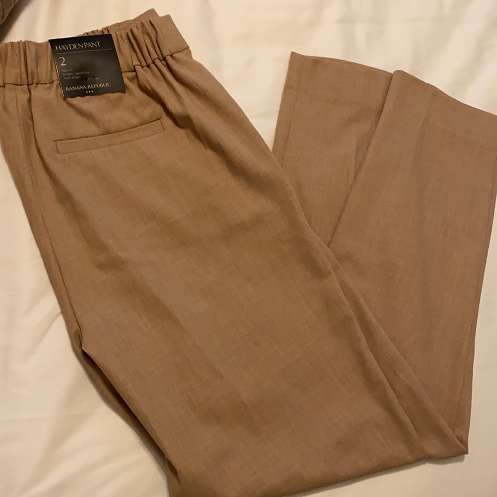 Mid-rise Ankle length straight, tapered leg pants